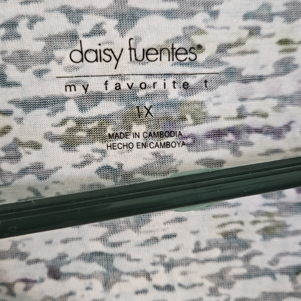 Daisy Fuentes Multicolor V-Neck Blouse - Picture 2 of 3